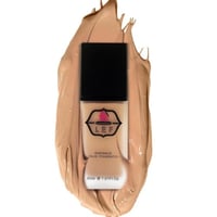 ليف كريم أساس سائل بتركيبه خفيفه الوزن خاليه من ال...