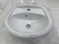 حوض مغسلة مشب