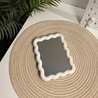 مرايا مستطيله بايطار ابيض مموج