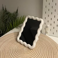 مرايا مستطيله بايطار ابيض مموج