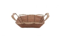 سله فواكه بني مربع