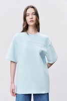 تيشيرت إنترلوك أزرق سماوي للجنسين