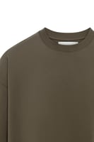 تيشيرت أوفرسايز بشعار مطرز على الصدر للجنسين - زيت...