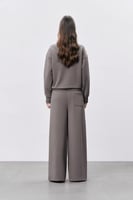 سويتر بني نسائي