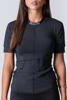 تيشيرت أواي بقصة ضيقة أسود