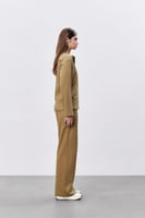 جاكيت نسائي بيكيه ذهبي