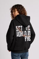 هودي بطباعة وقصة واسعة Acid Wash للجنسين أسود