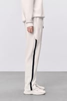 بنطال أبيض للجنسين