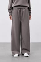 بنطال بني نسائي