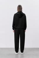 طقم أسود للجنسين