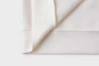 طقم أوف وايت للجنسين