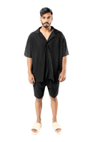 قميص واسع وبأكمام قصيرة للجنسين اسود