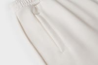 بنطال أبيض للجنسين