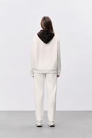 هودي أوف وايت للجنسين