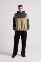 هودي بقصة واسعة ورقبة عالية بشعار سيلين للجنسين أس...