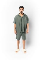 شورت يناسب الجنسين واسع كاكي