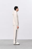 بنطال أبيض للجنسين