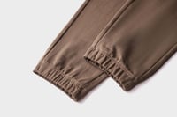 بنطال بني رجالي