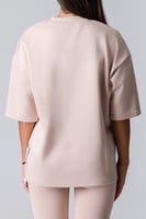 تيشيرت أواي برقبة عالية وقصة واسعة بيج