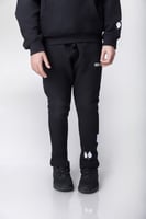 بنطلون بفتحة صغيرة من الأسفل للأطفال أسود