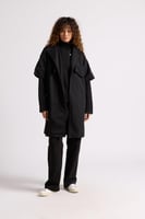 معطف بقصة واسعة بحزام للنساء أسود