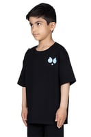 تيشيرت بشعار سيلين من الخلف للأطفال (اسود)