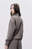 سويتر بني نسائي