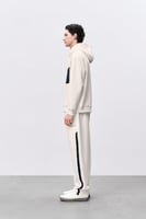 هودي أبيض للجنسين