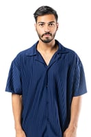 قميص واسع وبأكمام قصيرة للجنسين ازرق غامق