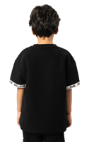 تي شيرت اسود كبير للأطفال برقبة دائرية وشعار مطبوع...