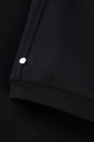 تيشيرت أوفرسايز بجيب تقني وتفاصيل على الأكتاف للجن...