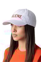 كاب أواي أبيض بشعار أحمر