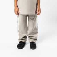 بنطلون رمادي بقصة مستقيمة للأطفال مع حزام خصر وأرب...