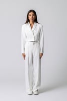 جاكيت رسمي نسائي بقصة قصيرة أوف وايت