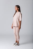 تيشيرت أواي برقبة عالية وقصة واسعة بيج