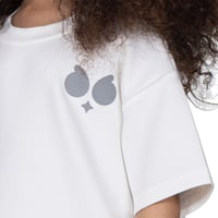 تيشيرت بشعار سيلين من الخلف للأطفال (اوف وايت)