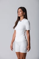 شورت أواي رياضي أبيض