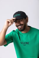 كاب أواي أسود بشعار أخضر