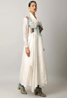 فستان هندي راقي بتطريز يدوي