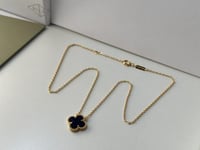 سلسال فان كليف اسود