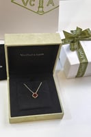 سلسال فان كليف عنابي مني