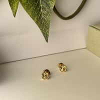 حلق فان كليف ذهبي مني