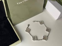 اسوارة فان كليف ابيض فضي