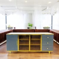 دولاب بوفيه أنيق بثلاثة أبواب وأدراج :DRATH