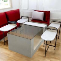 طقم طاولات + 4 طاولات خدمة بسطح خشبي أبيض بديل رخا...