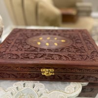 صناديق طبيعية النحت اليدوي