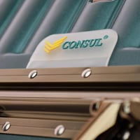 طقم شنط سفر 3 قطع ألمنيوم بإطار ذهبي مع هوك تعليق...