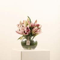 مزهرية صفراء