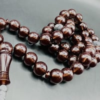 سبحة زعفرانية حرباء بني أخضر عدد الخرز : 51