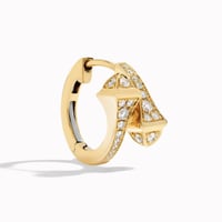حلق كليو هاقي بألماس كامل وخيارات لون الذهب